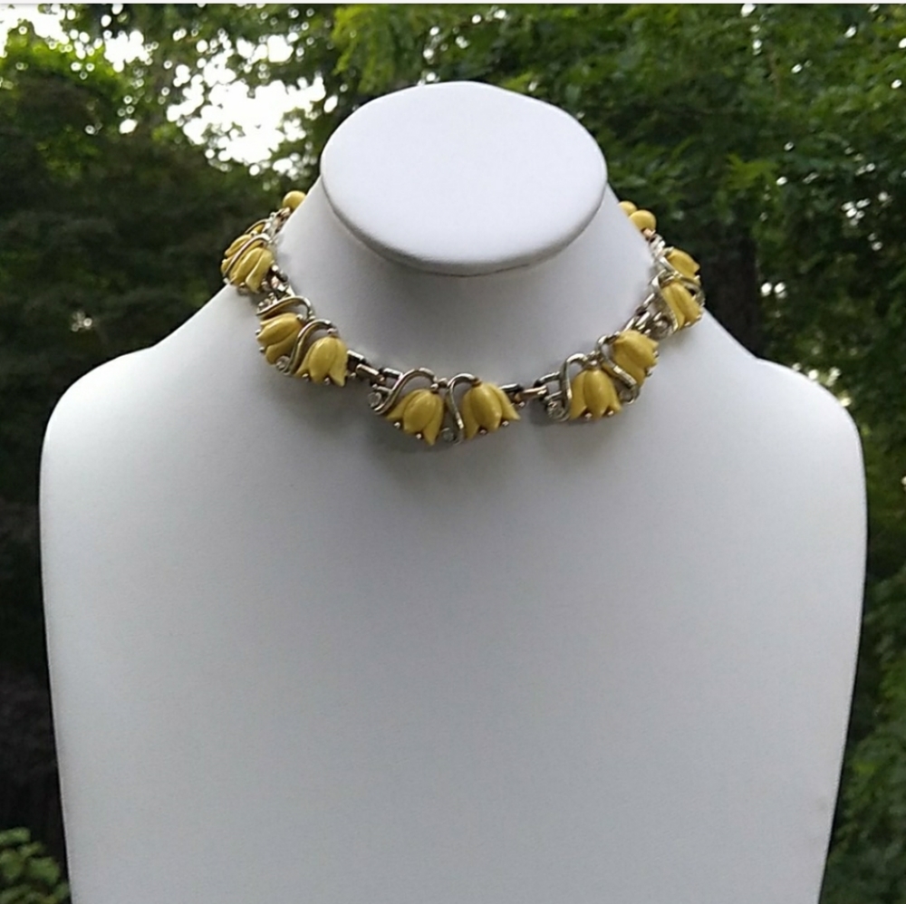 c.1950's KRAMER Yellow Thermoset Tulip Adj. Choker